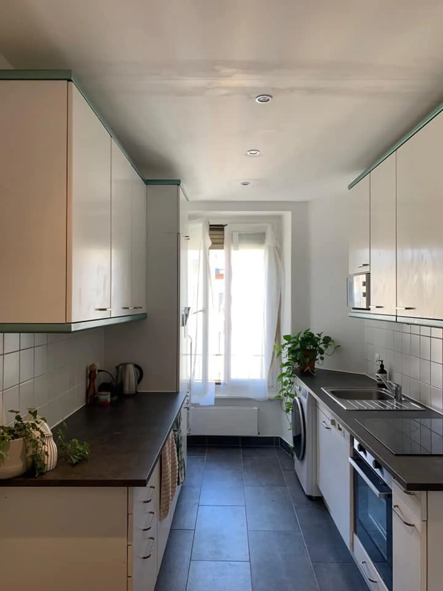 For rent - Furnished 2.5-room apartment in Pâquis, Geneva - Photo 4 of 12