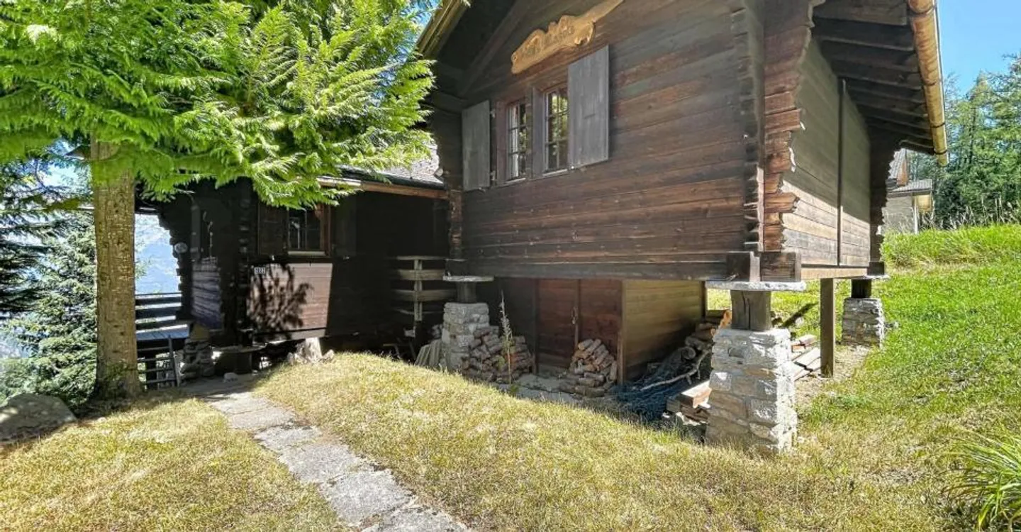 A Charming Retreat in the Heart of the Mountains - Photo 12 of 13