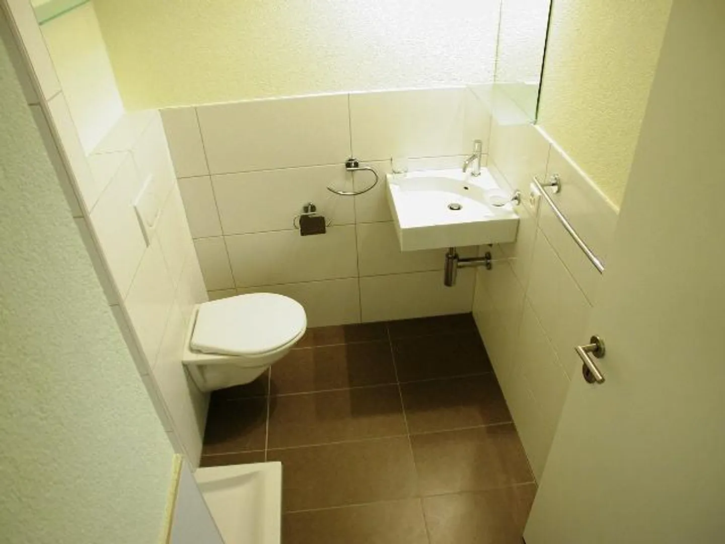 4.5 room apartment on the 1st floor with winter garden - Photo 7 of 9