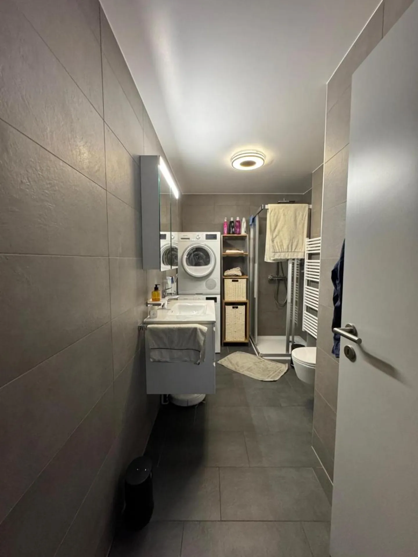 Bright 2.5-room apartment with large balcony - Photo 5 of 5