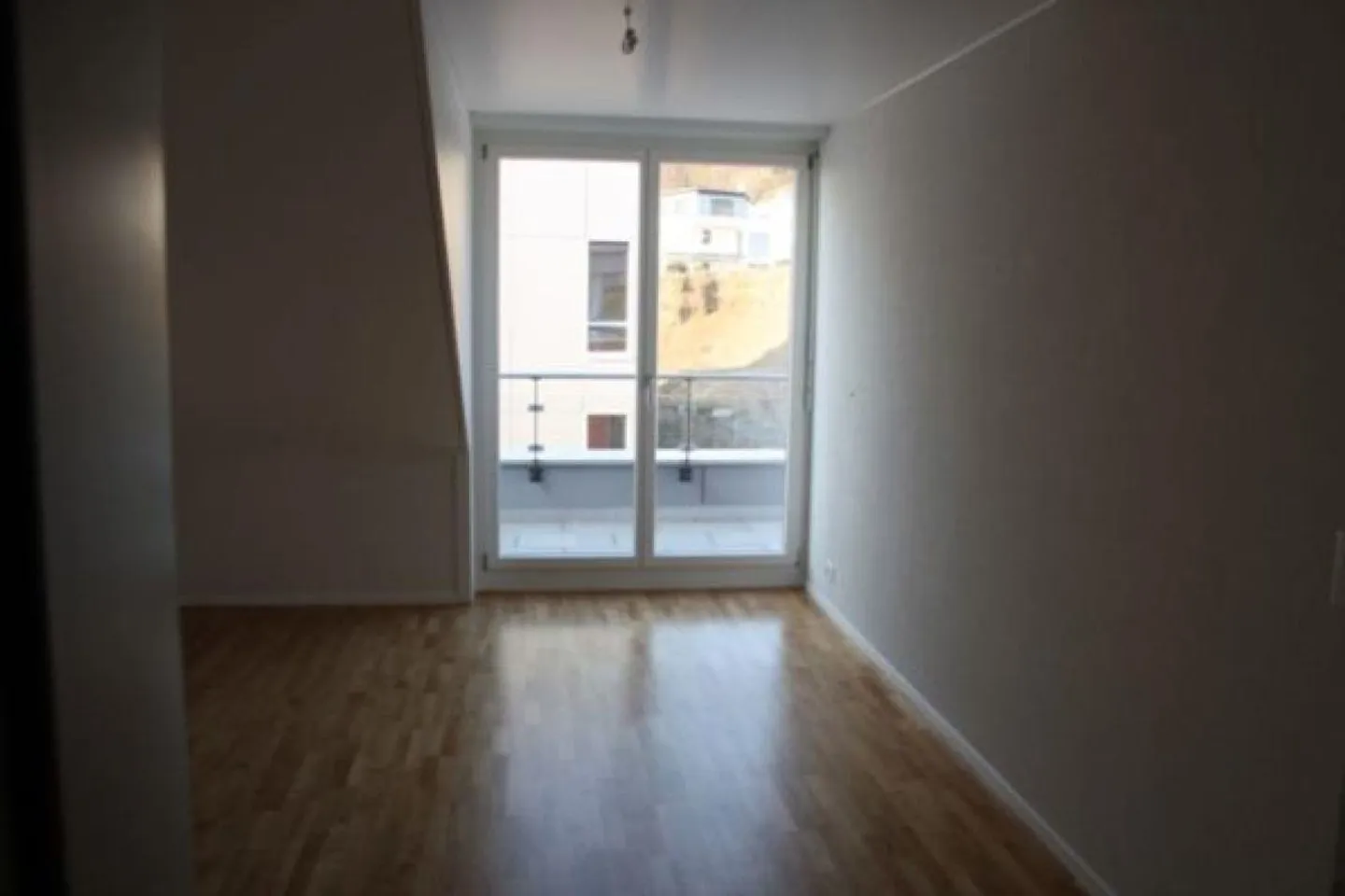 Sonnige 3,5-Zimmer-Dachwohnung mit Eigentumswohnungsstandard - Foto 8 von 15