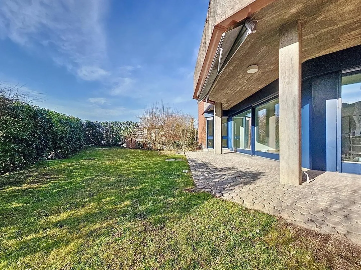 Appartement de jardin de rêve (loyer incluant 2 places de garage) - Photo 1 sur 6