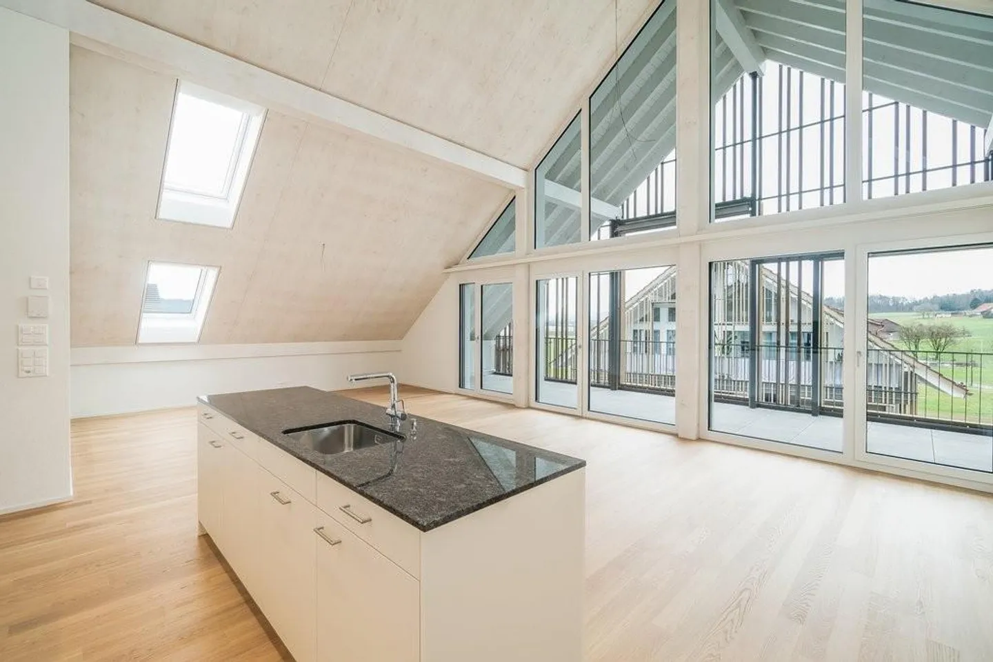 Vivere tra natura e comfort moderno - Foto 2 di 12