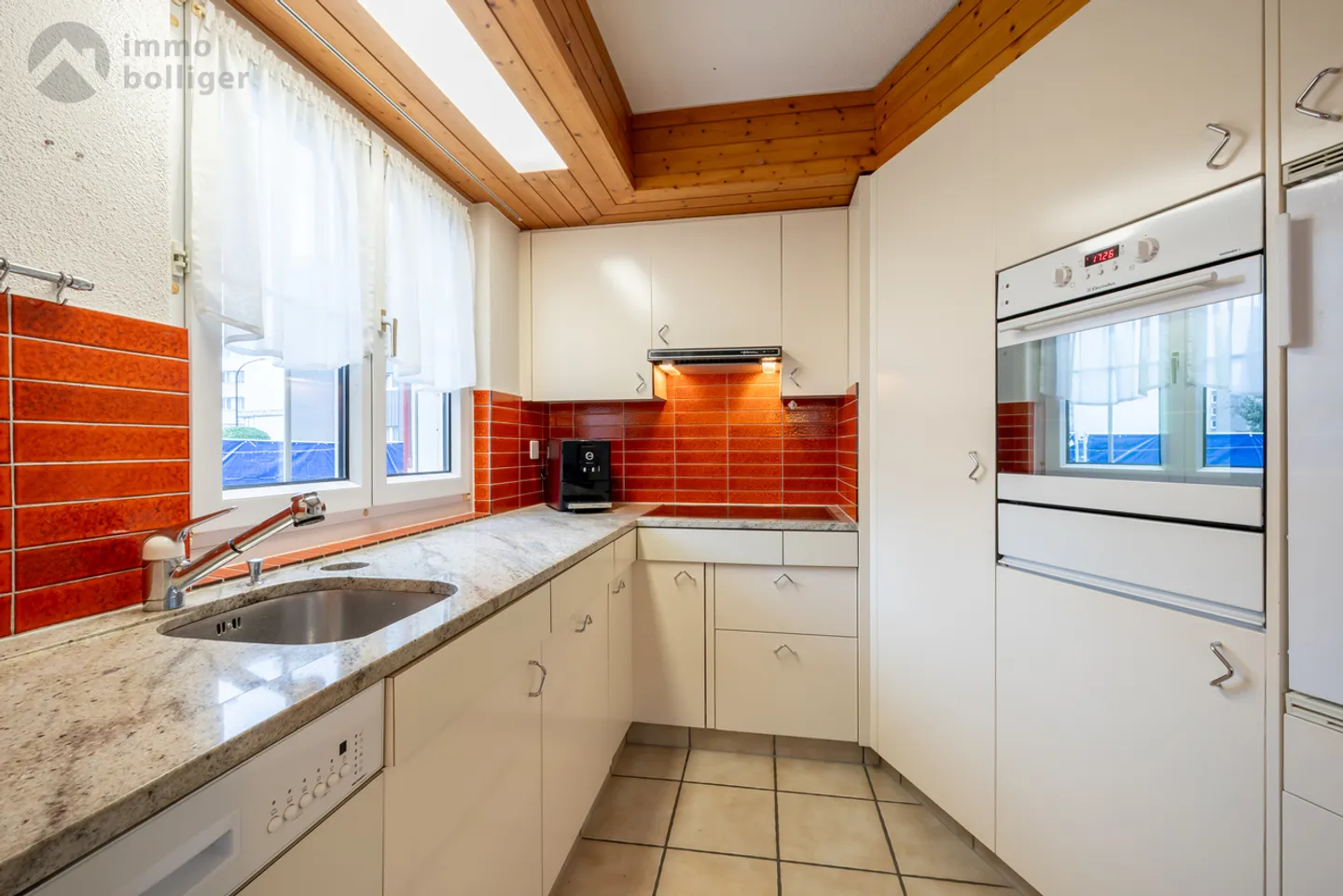 Double Living Happiness: Two-Family House Near the Train Station - Photo 3 of 13