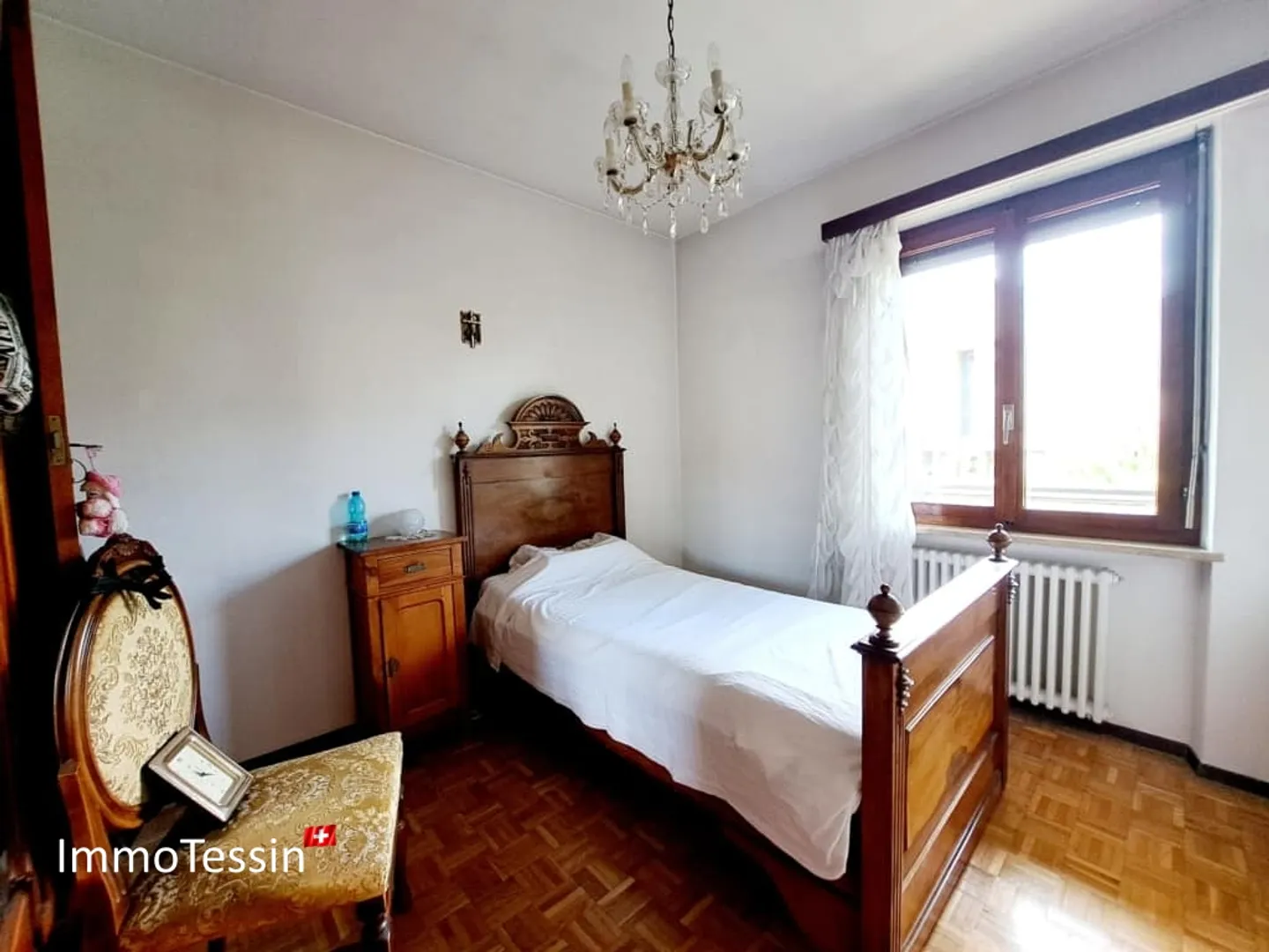 Villa spaziosa e affascinante, un'oasi di calma nel cuore di Giubiasco, inclusi i redditi da locazione - Foto 13 di 13