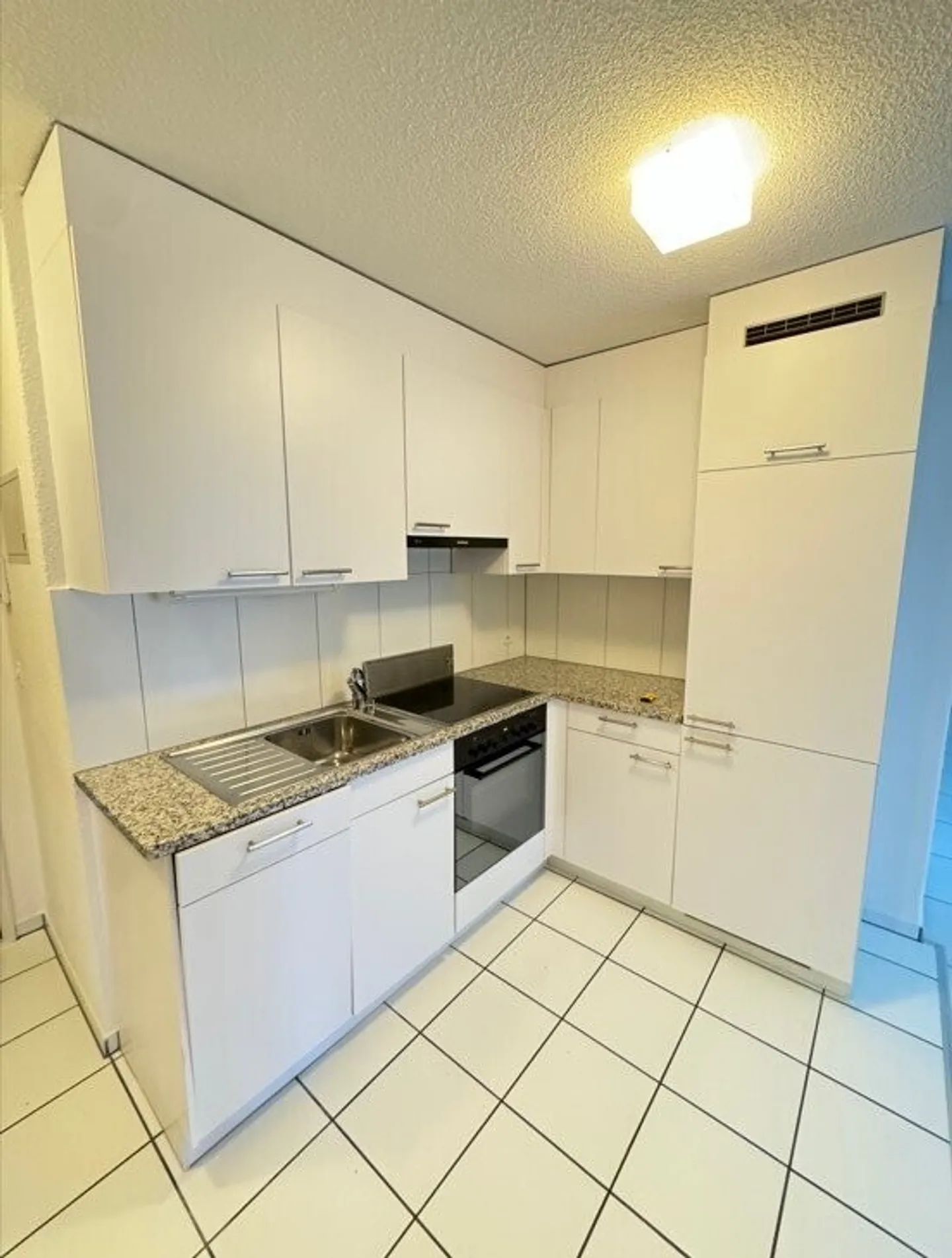 Appartement au rez-de-chaussée - Photo 2 sur 5