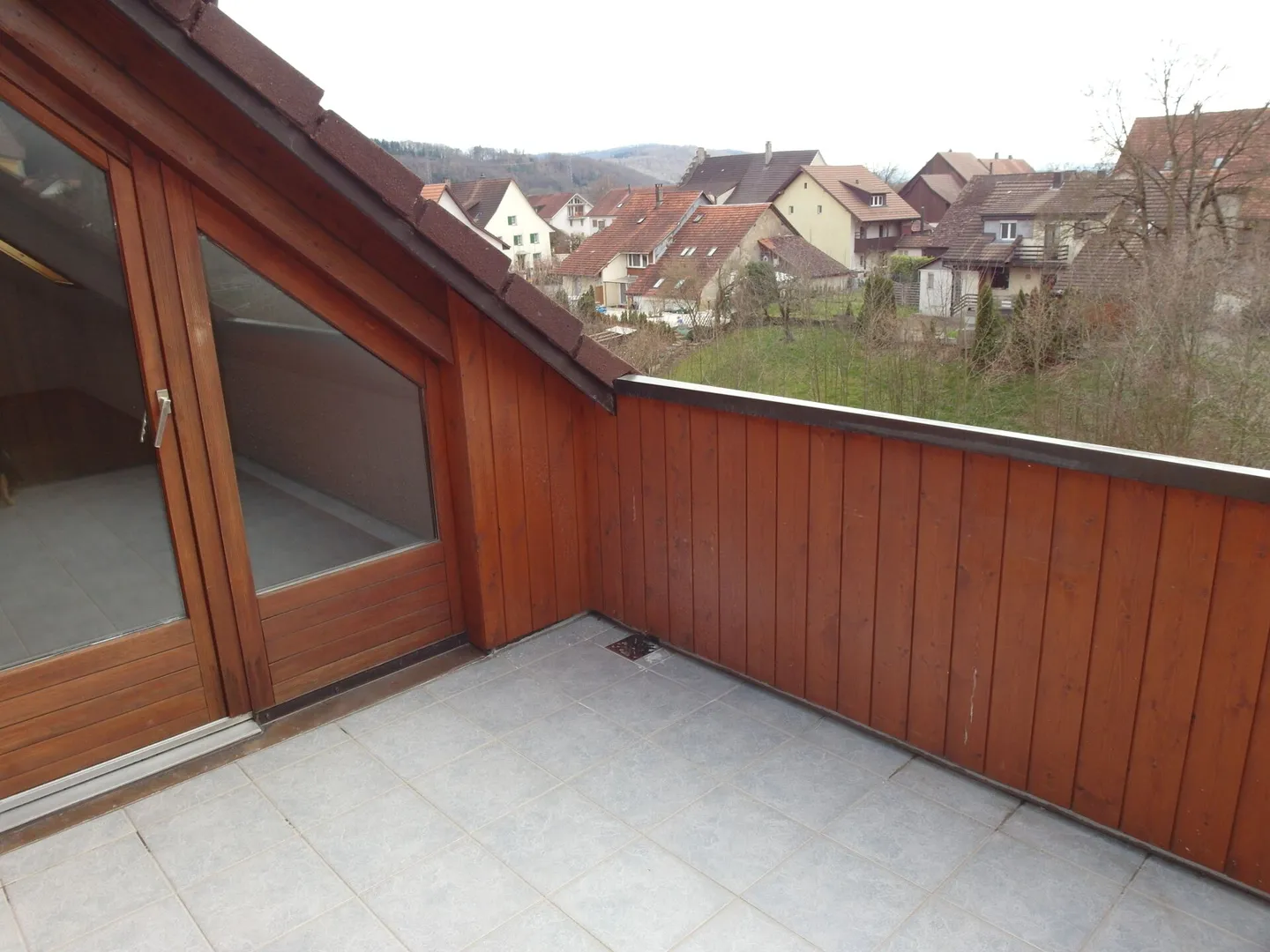 4.5-Room Attic Love with Fireplace & Panoramic View - Photo 10 of 14