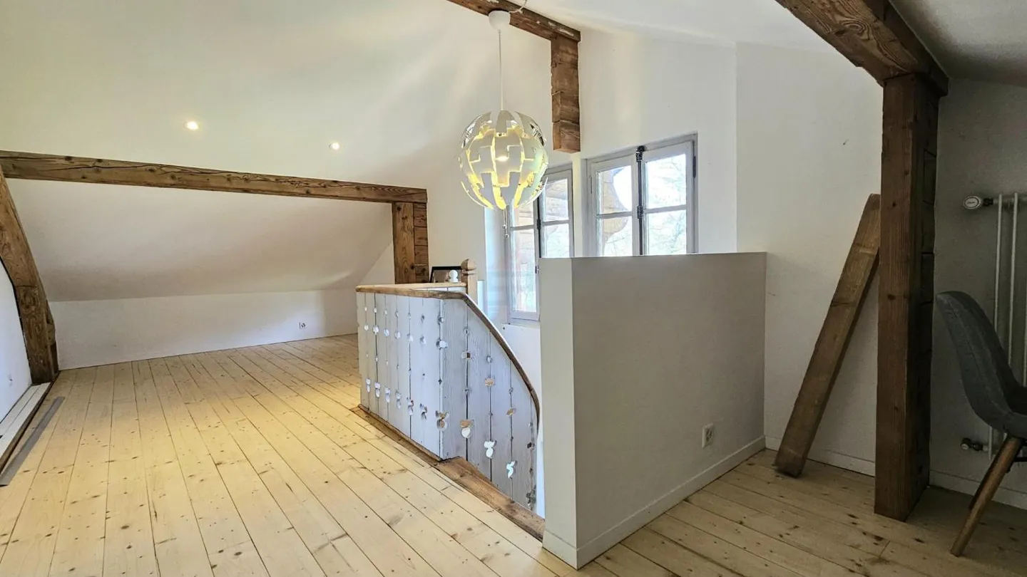 Renovated character property with elegance in an exclusive setting - Photo 8 of 9