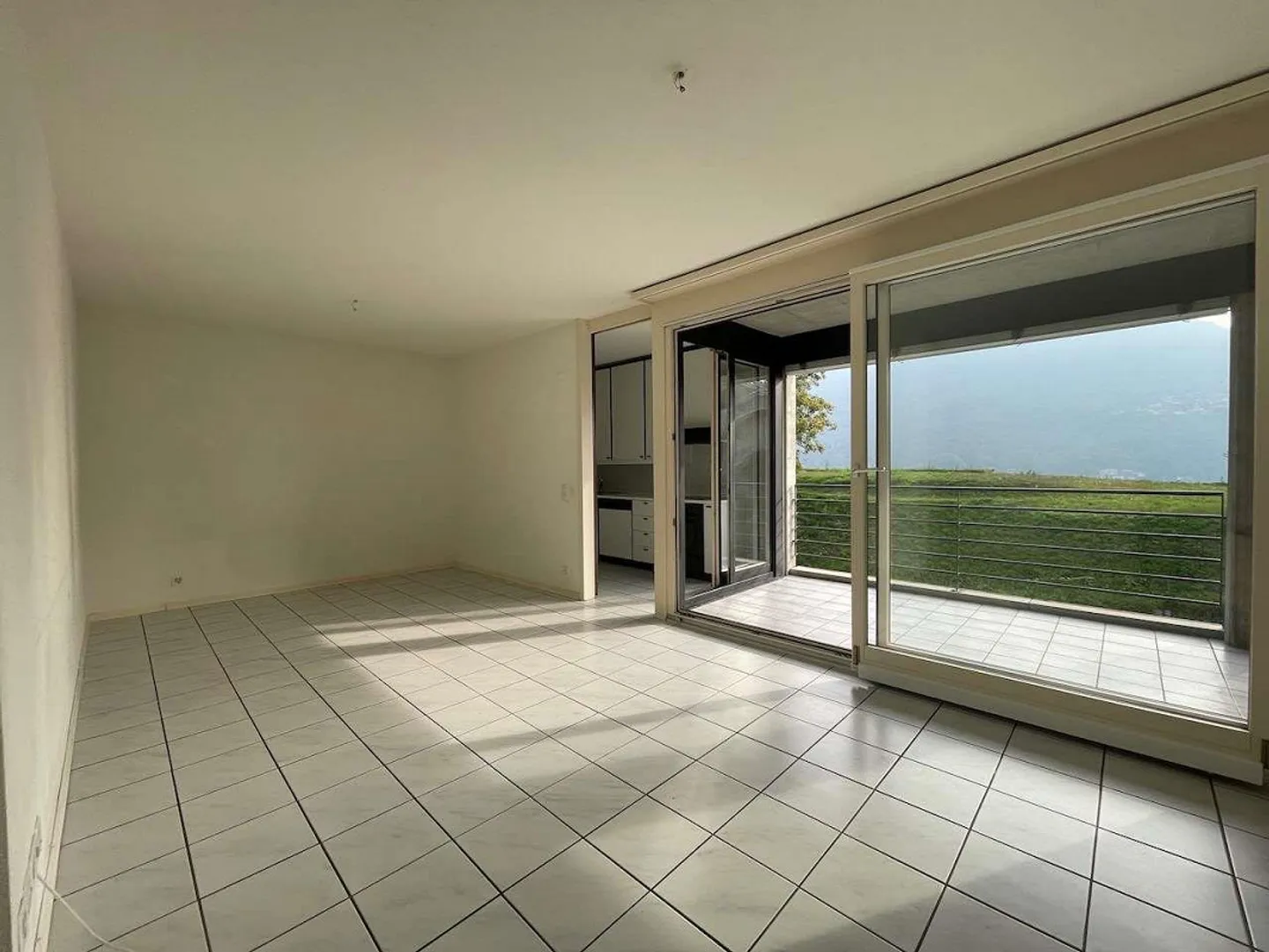 Porza, 3.5 Rooms with Balcony - Photo 5 of 12