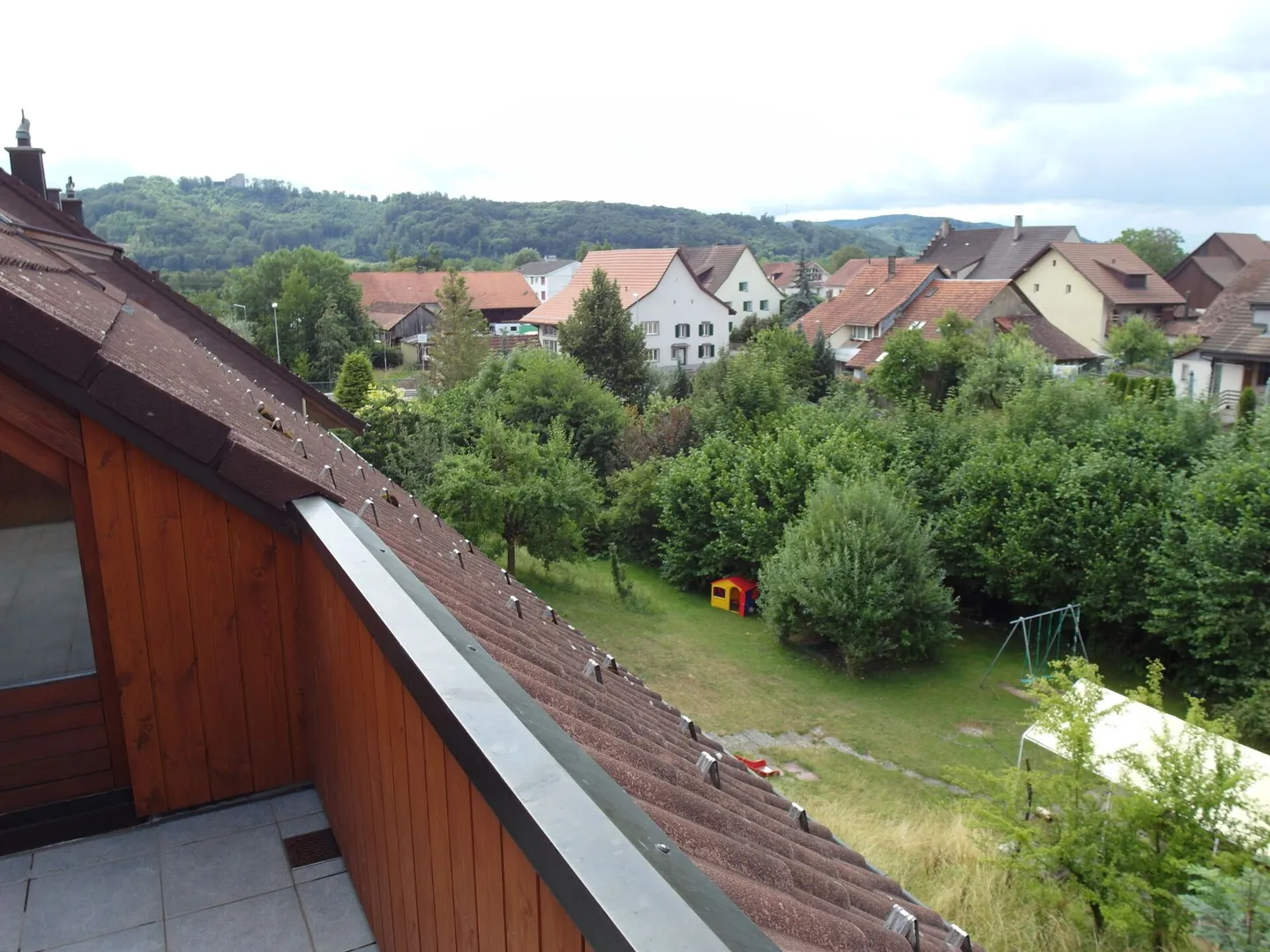 4.5-Room Attic Love with Fireplace & Panoramic View - Photo 12 of 14