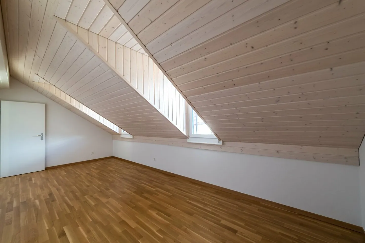 1st rent offered - Spacious 4.5 rooms in the heart of Chessel - Photo 5 of 10