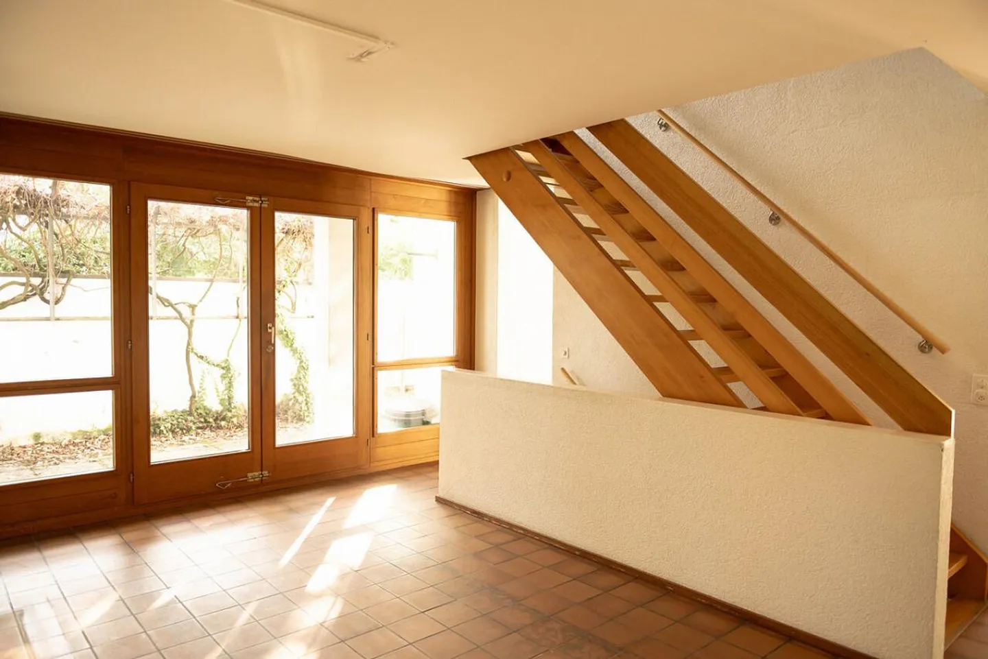 4 1/2-Room Single Family Home in a Quiet, Family-Friendly Residential Area - Photo 5 of 9