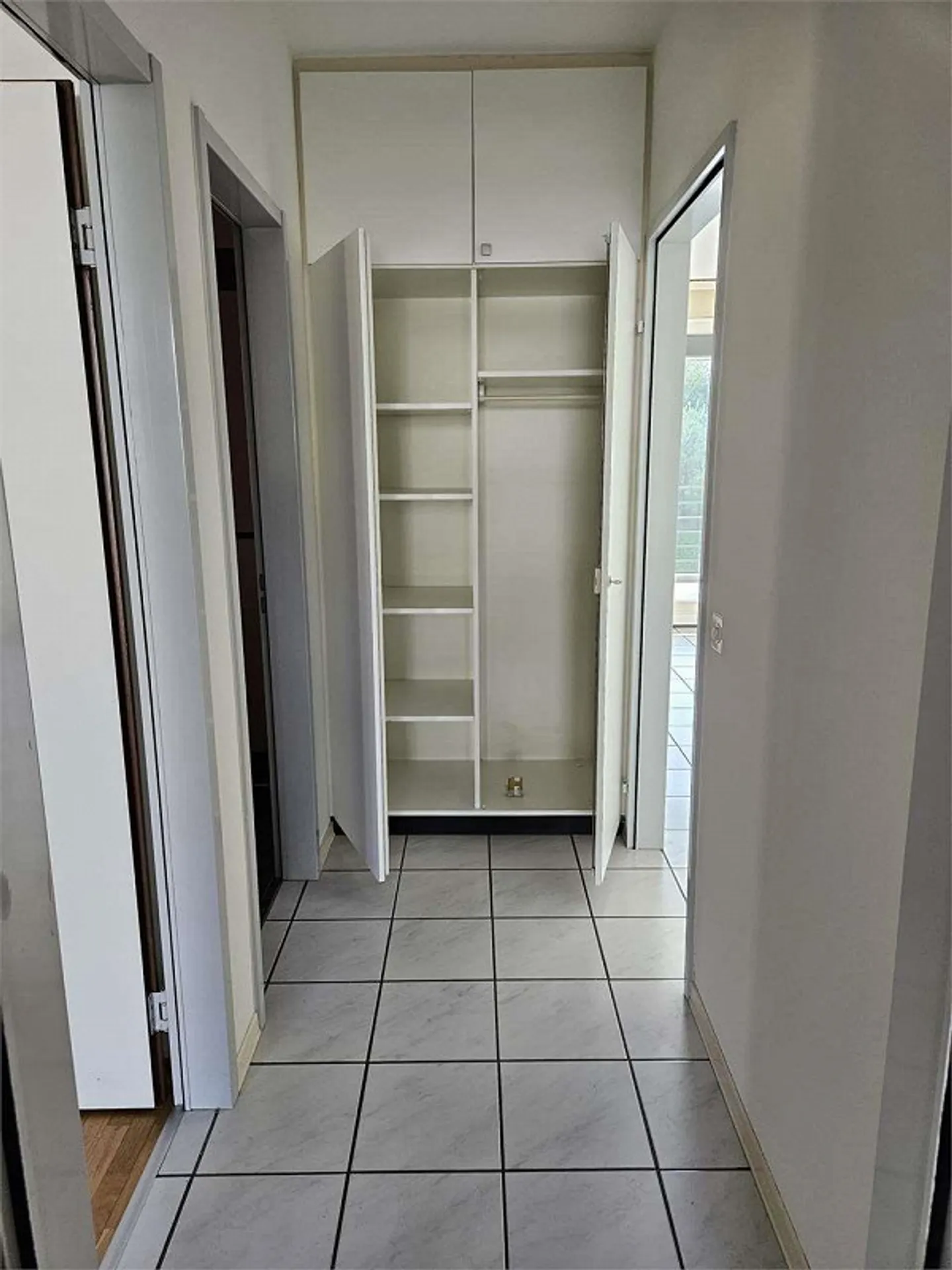 Porza, 3.5 Rooms with Balcony - Photo 8 of 12