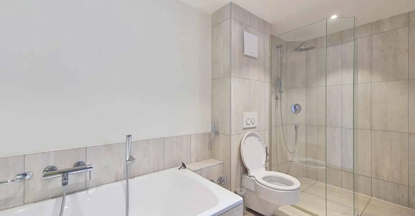 Elegant 4.5-room apartment with two balconies in the heart of Yverdon-les-Bains - Photo 10 of 12