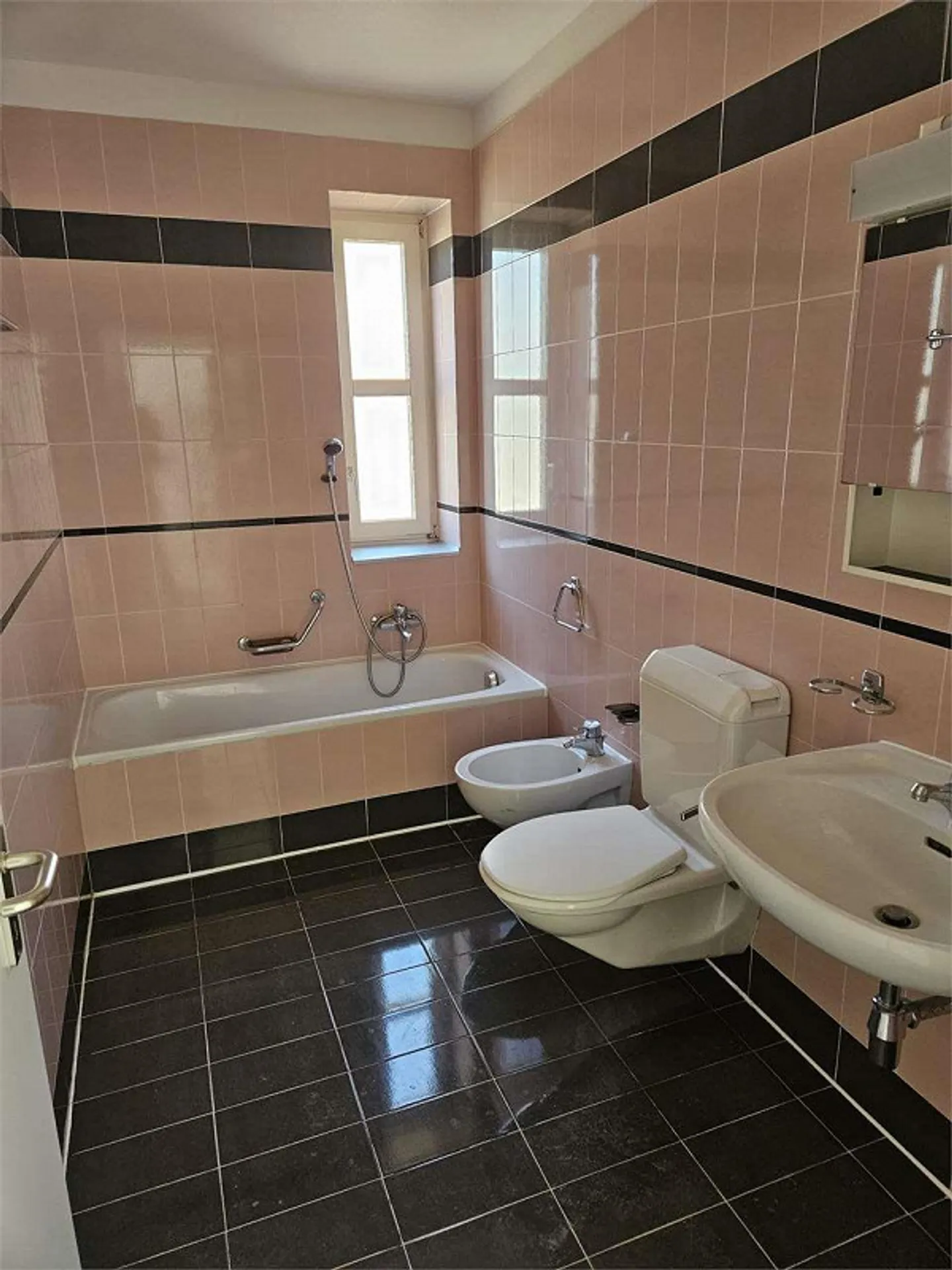 Porza, 3.5 Rooms with Balcony - Photo 11 of 12