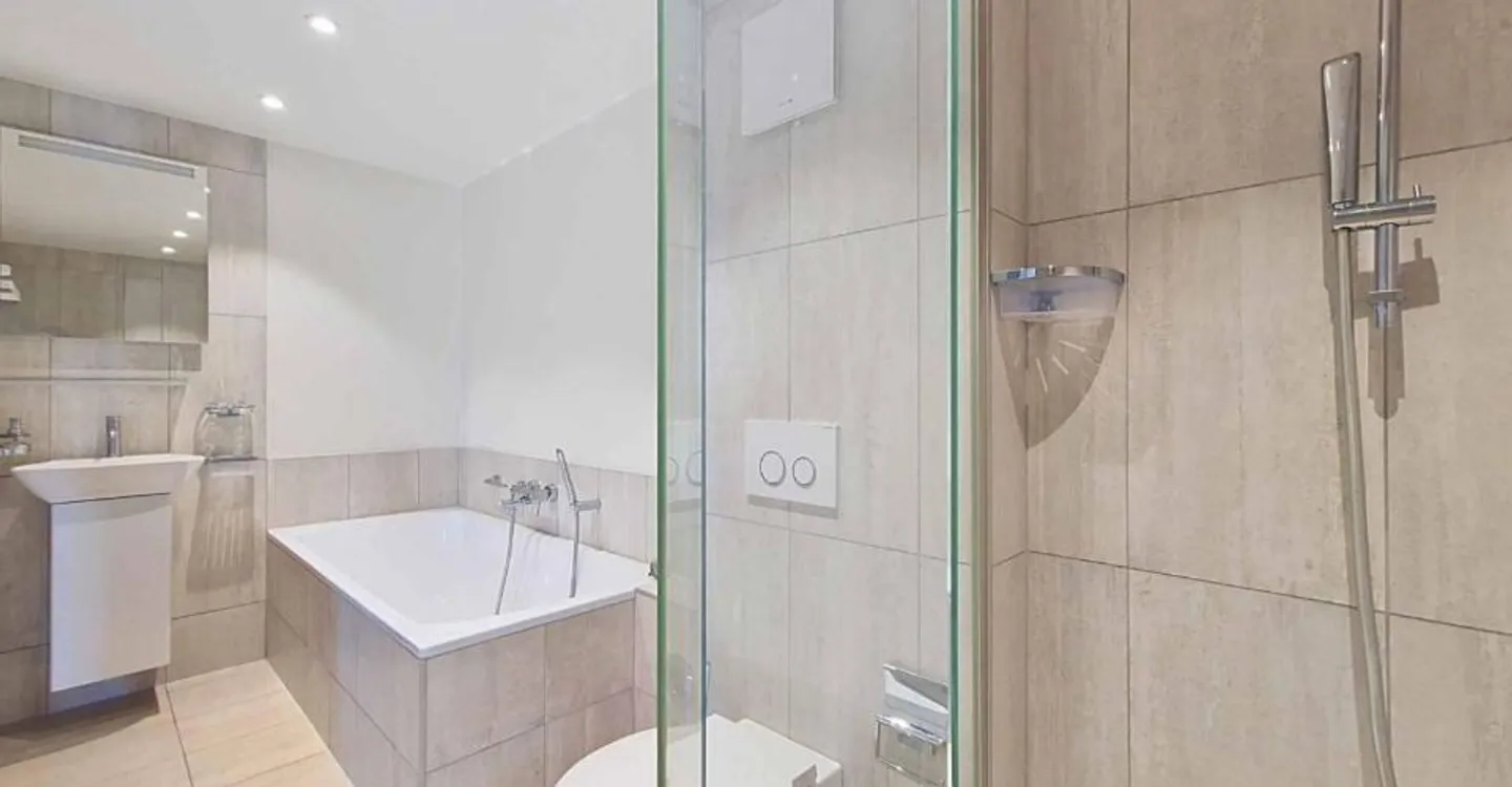 Elegant 4.5-room apartment with two balconies in the heart of Yverdon-les-Bains - Photo 11 of 12