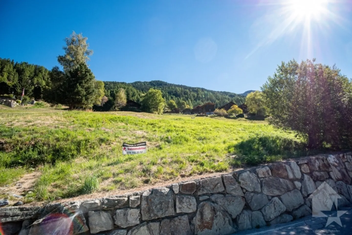 Bellissimo terreno, idealmente situato per la residenza principale - Foto 2 di 10