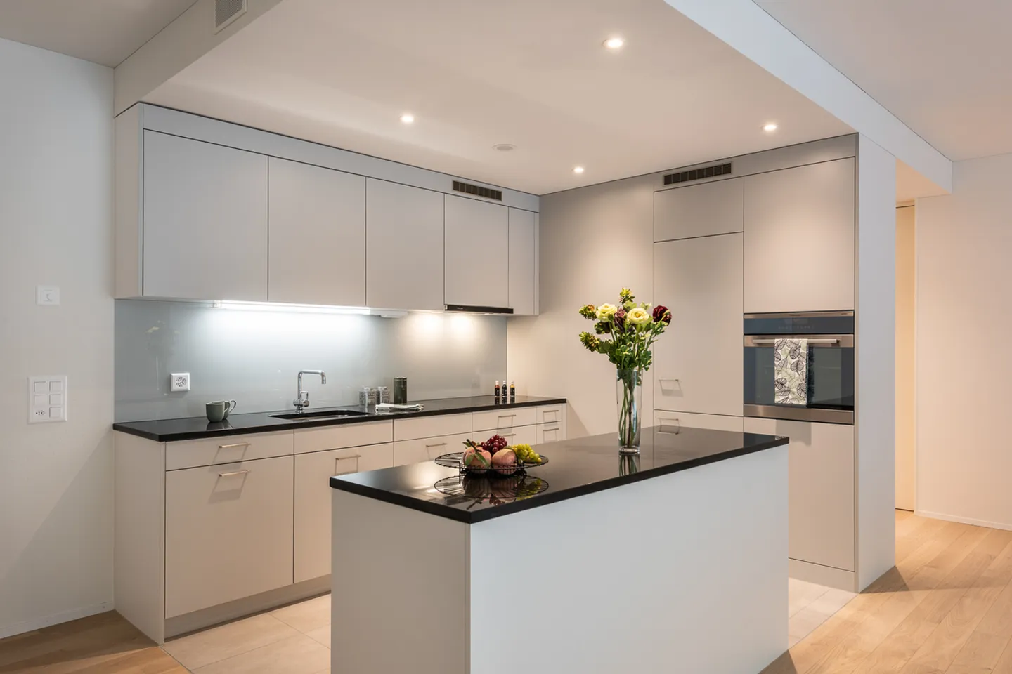 Generous living comfort in an attractive location - Photo 2 of 5