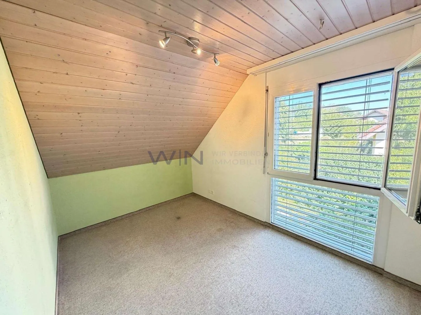 Geräumiges Familienhaus mit Garten - Foto 4 von 9