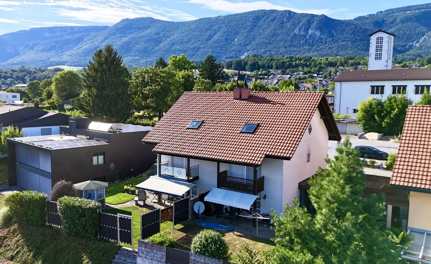 Casa bifamiliare attraente di 6,5 stanze - Foto 1 di 1
