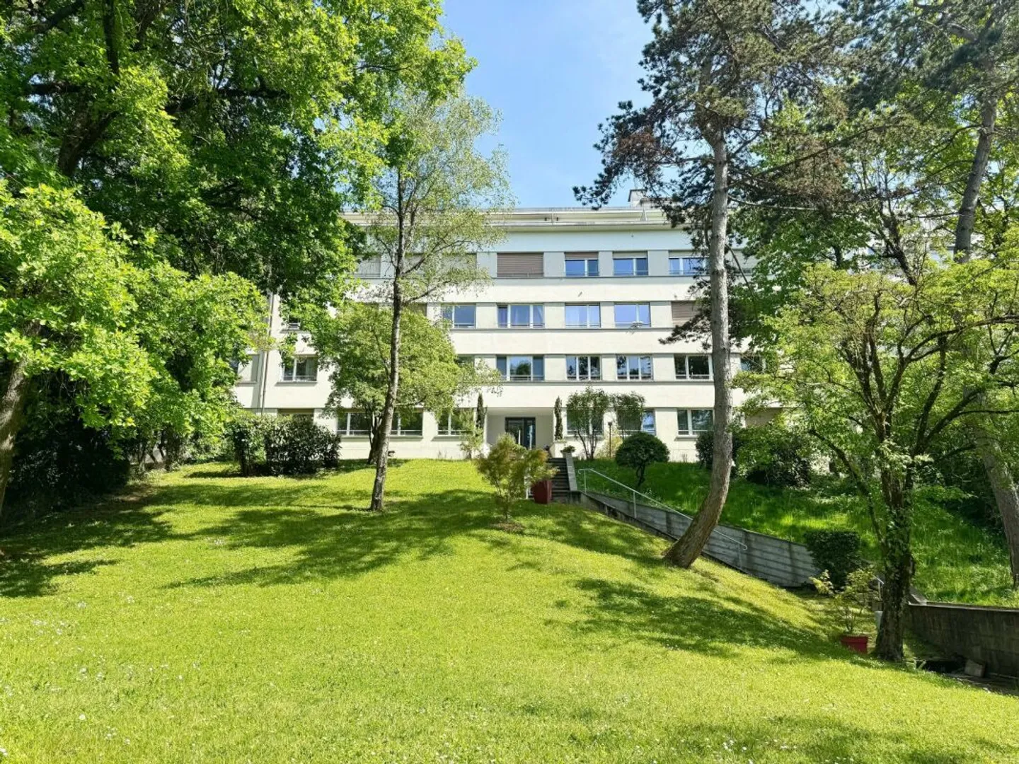 Charming Apartment in Lancy - Photo 1 of 7