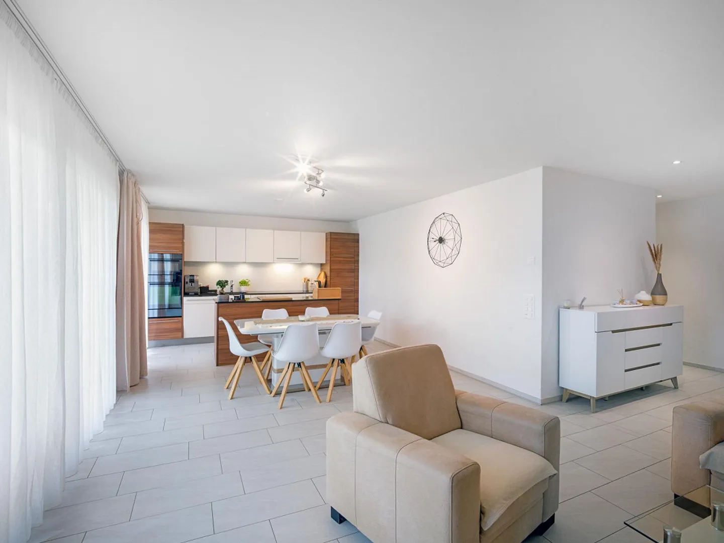 Charming Garden Apartment - Photo 9 of 13