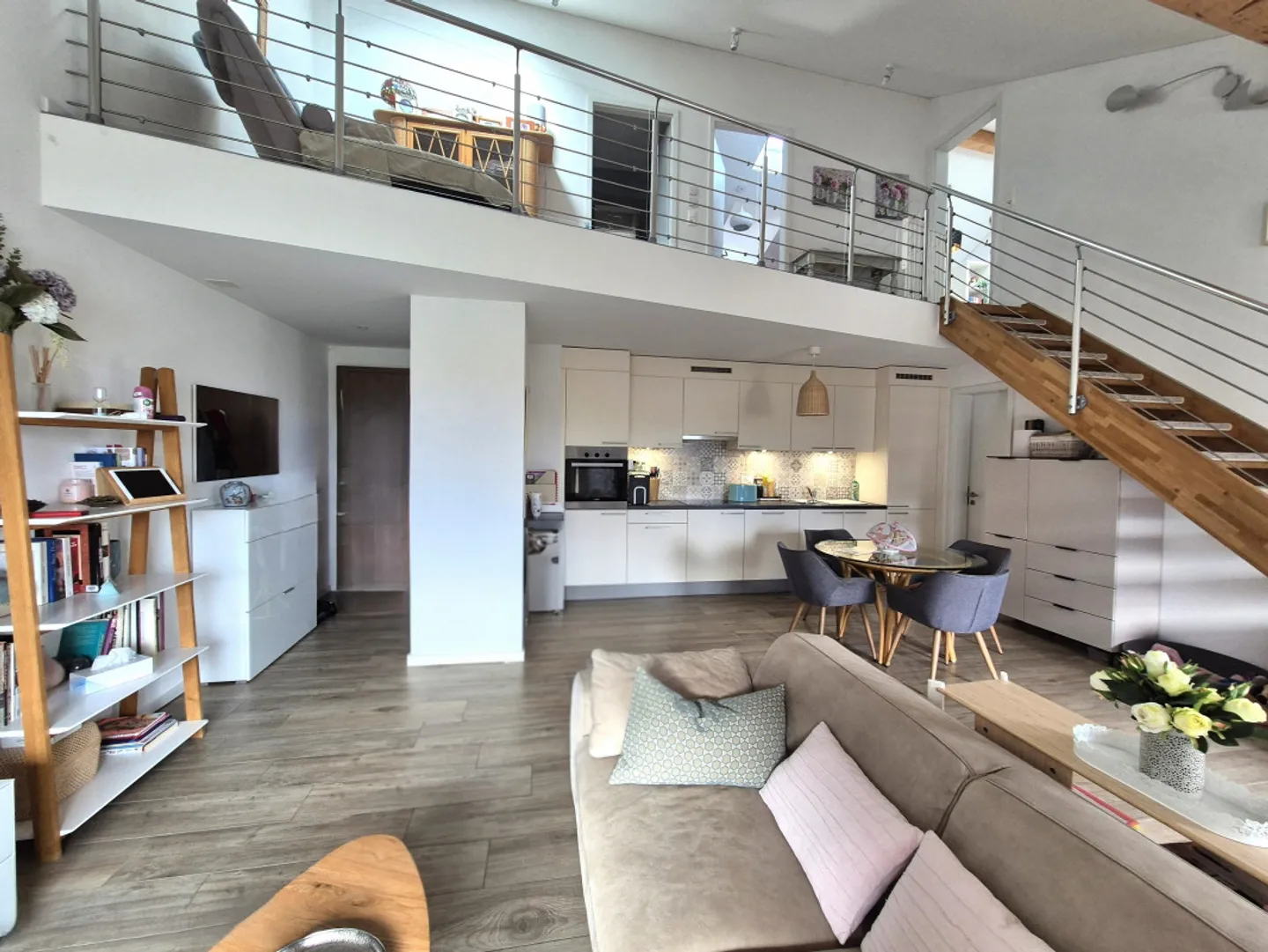 Superbo attico duplex Minergie di 4,5 locali a due passi dal lago - Foto 5 di 11