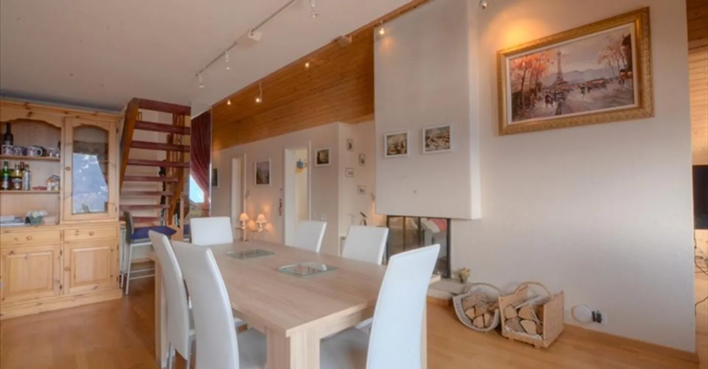 Magnificent 5.0-room duplex apartment in the village center - Photo 5 of 13