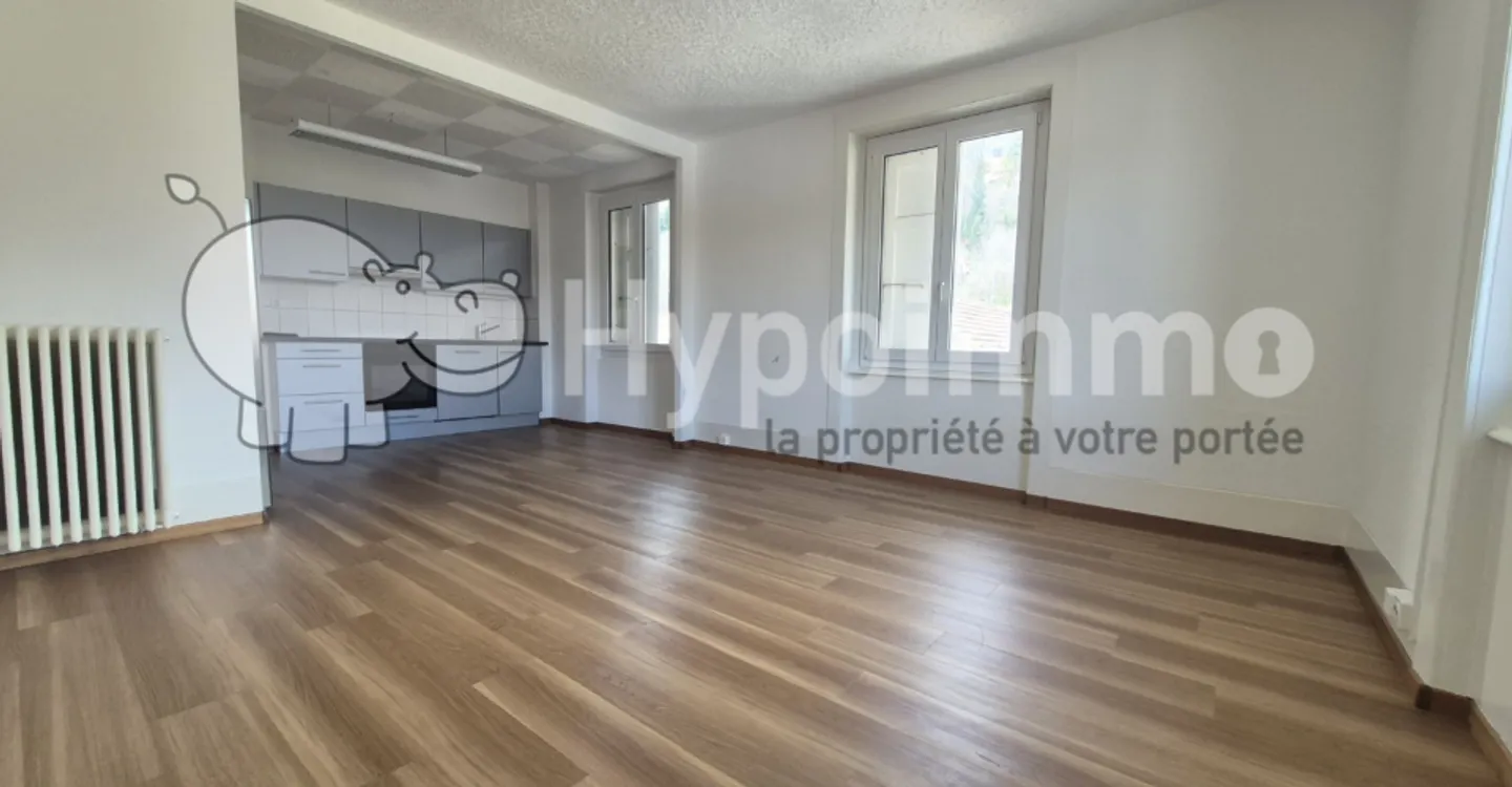 Charming 3-Room Apartment - Photo 1 of 7