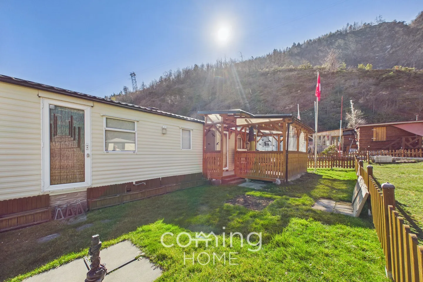 Well-maintained 4-bedroom mobile home with a loggia and a view - Foto 11 von 14