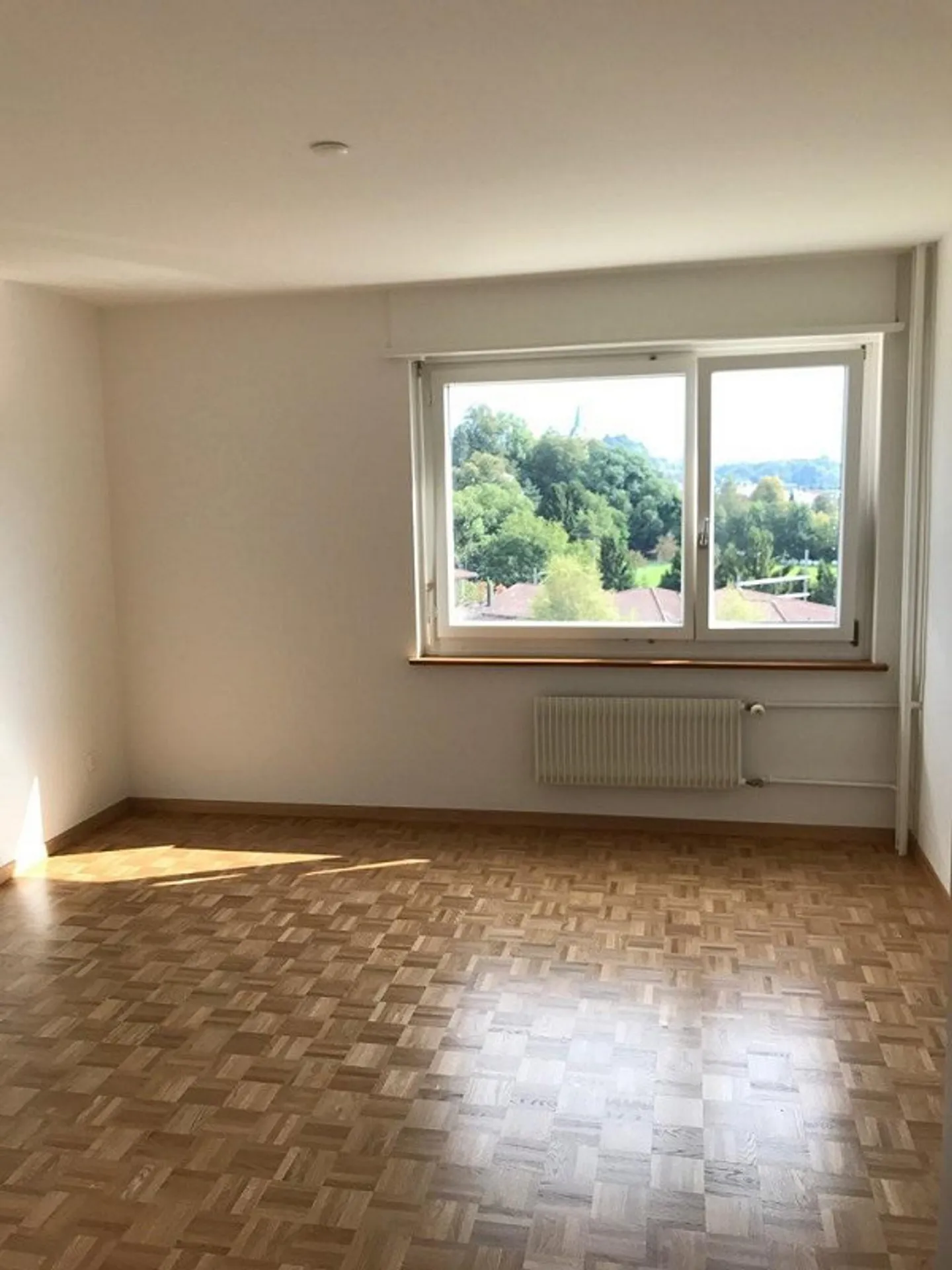 RENT WITHOUT DEPOSIT - Attractive apartment with a view - Photo 4 of 5