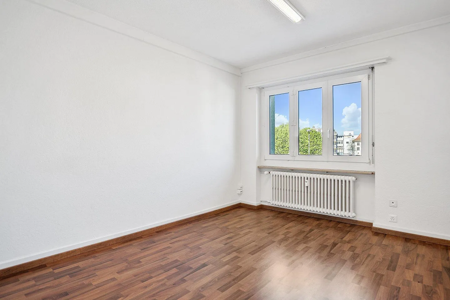 La tua nuova posizione nel centro di Burgdorf! - Foto 1 di 8