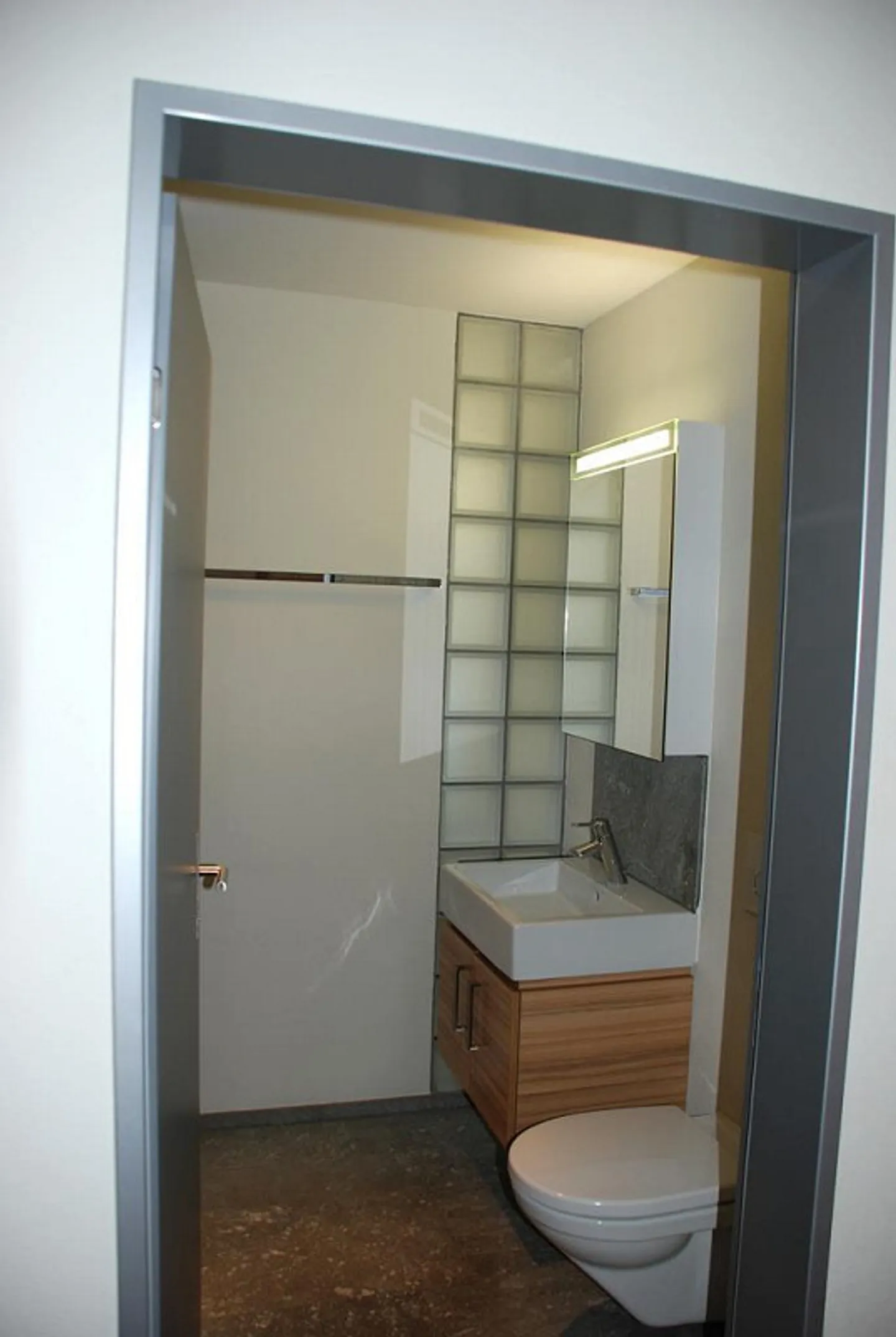 High-quality apartment in a quiet, sunny location - Photo 8 of 9