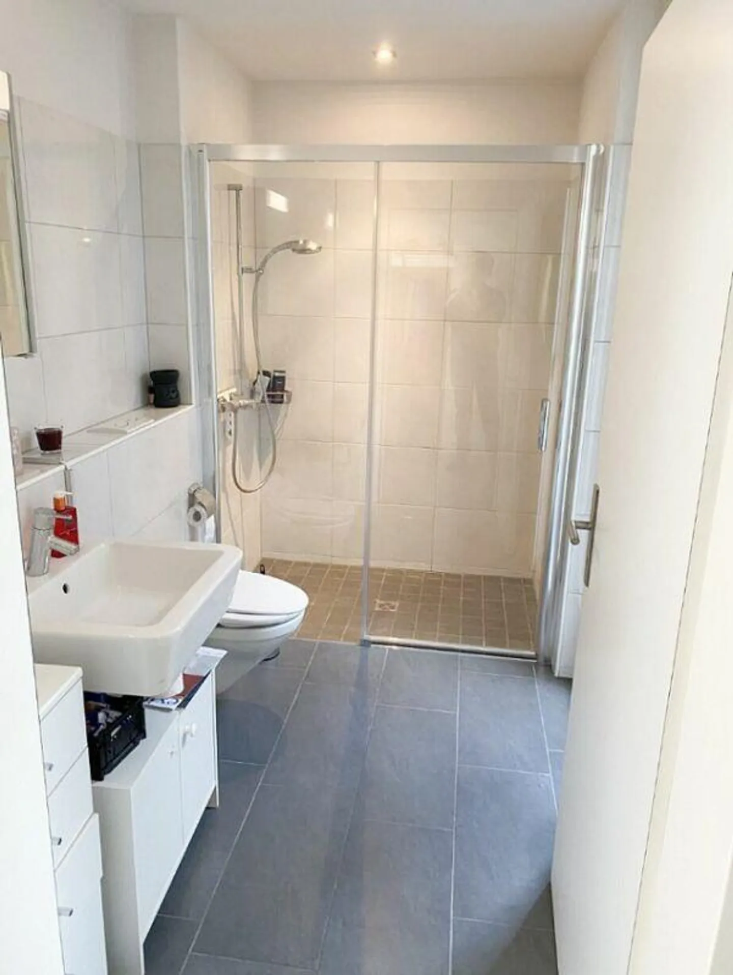 Exclusive penthouse apartment with huge terrace in idyllic location - Photo 8 of 12