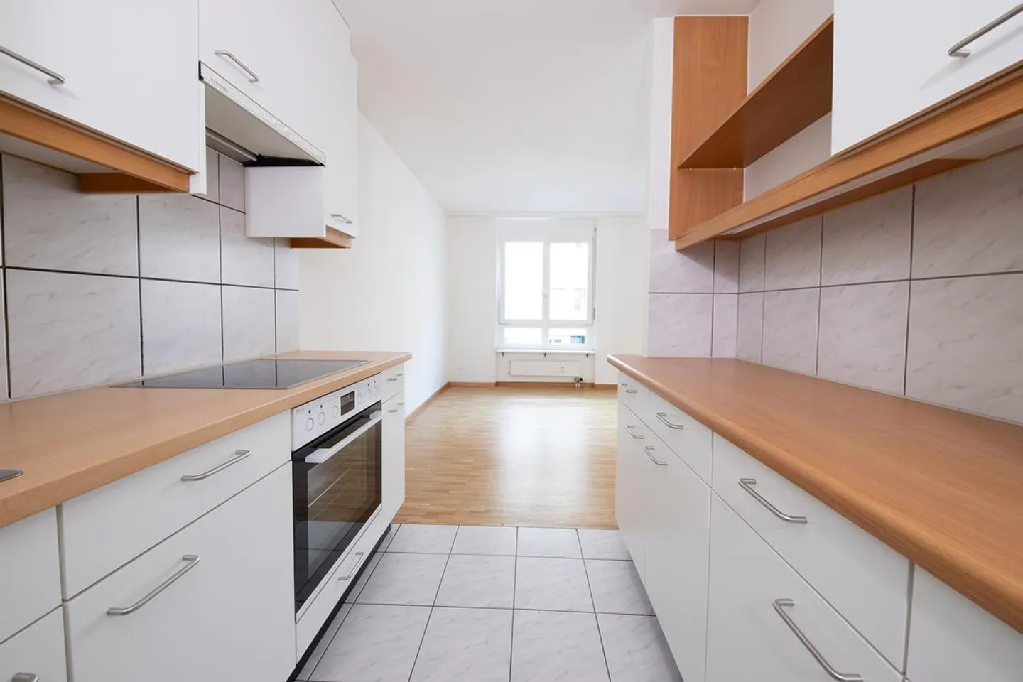 Bright 2-room apartment in Erlenmatt - Photo 3 of 9