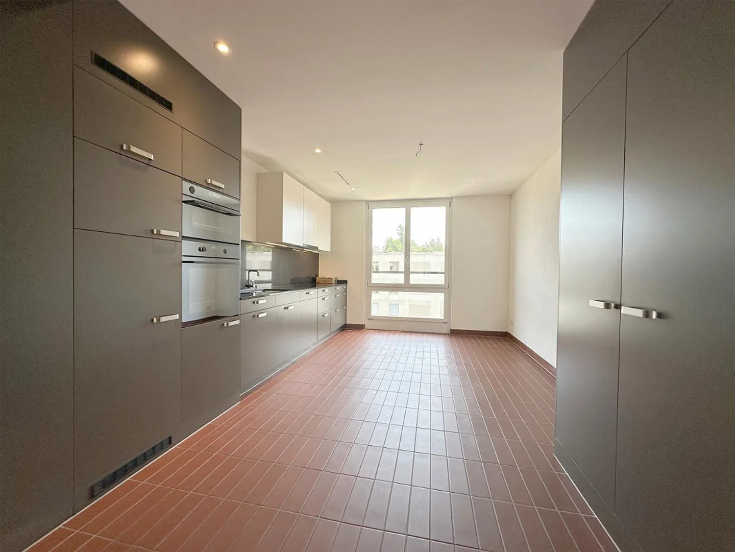 Apartment for rent - Photo 9 of 13