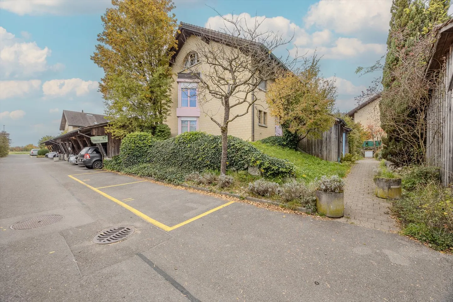 Semi-Detached House 5.5 Rooms - Photo 1 of 7