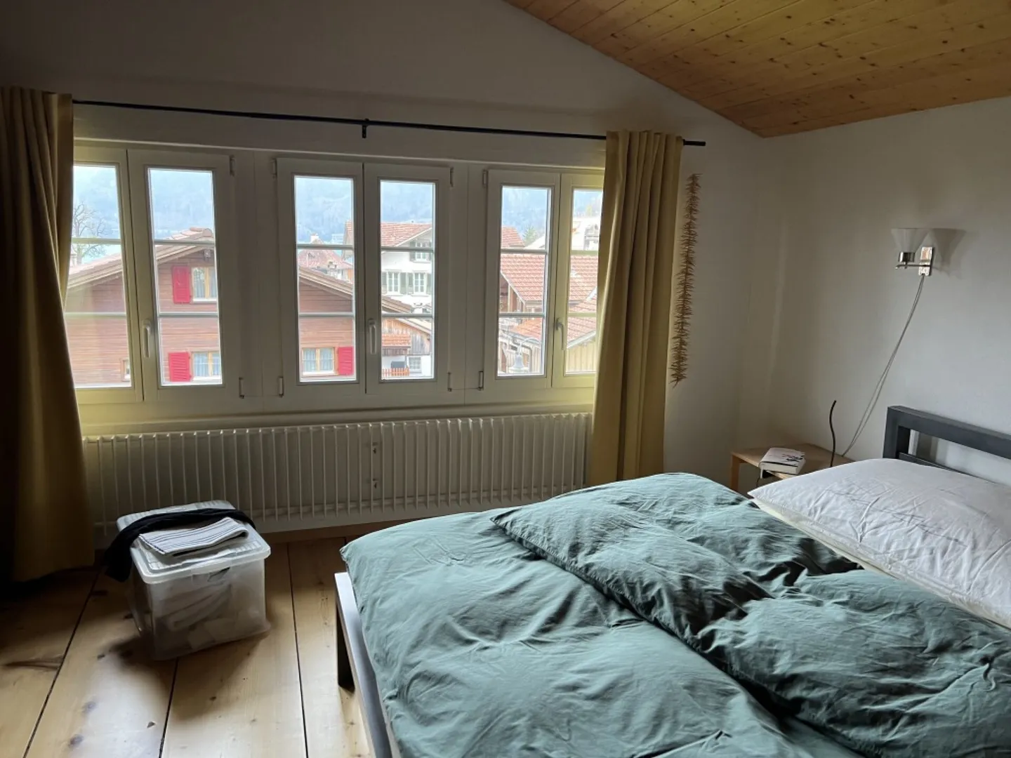 Casa bifamiliare, posizione soleggiata con vista sulle montagne nel bellissimo Oberland bernese - Foto 3 di 17