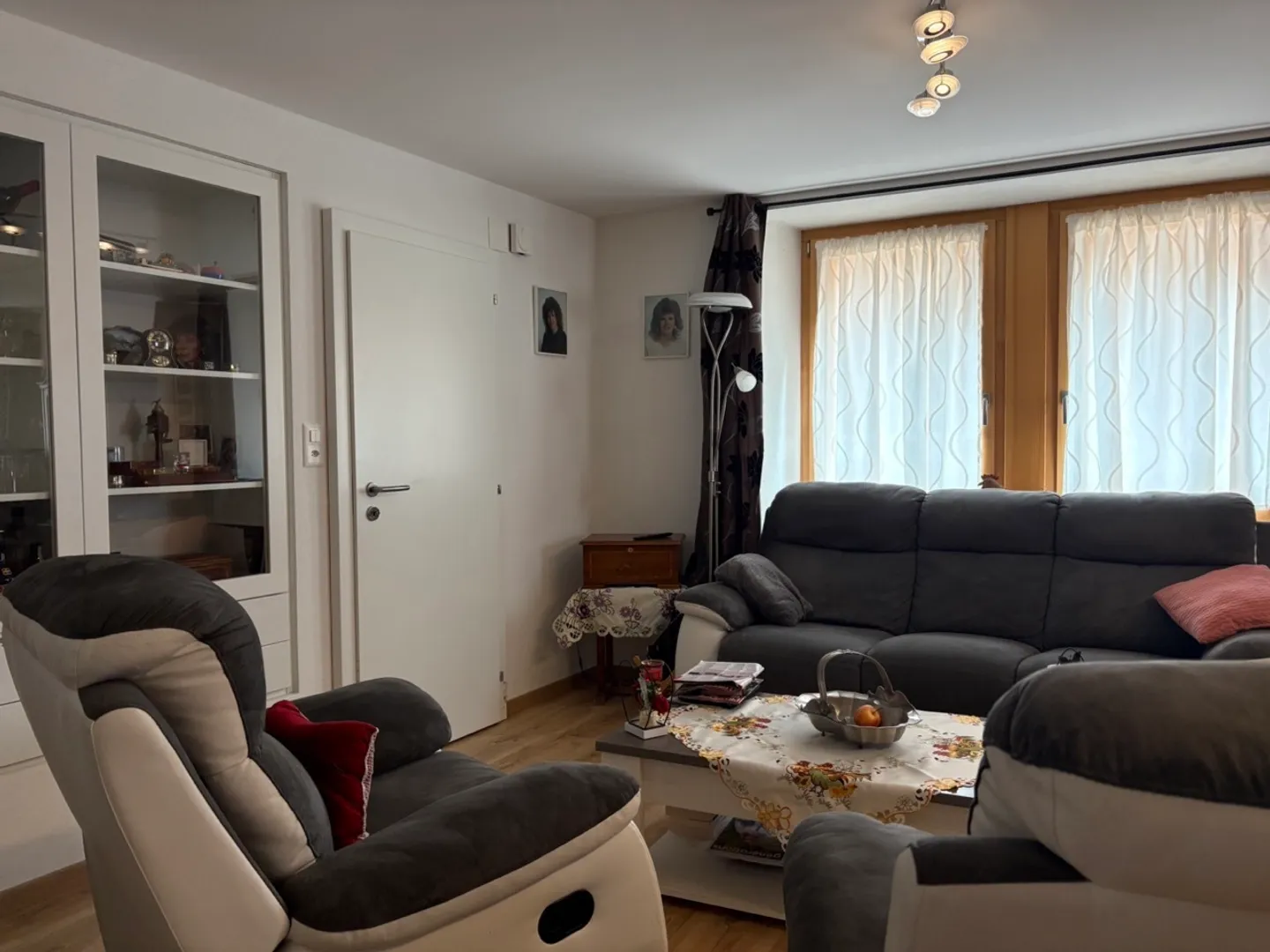 Schönes Dorfhaus mit zwei Wohnungen zu verkaufen - Foto 5 von 9