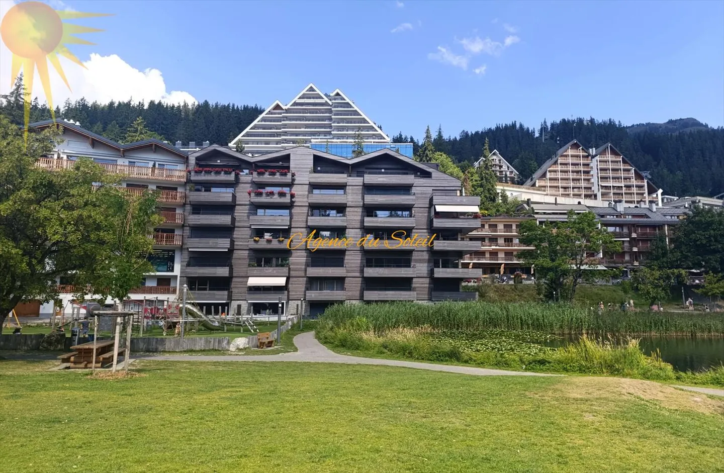 Für das ganze Jahr zu vermieten, diese superbe 3.5 Zimmer moderne Wohnung im Herzen von Montana! - Foto 1 von 13