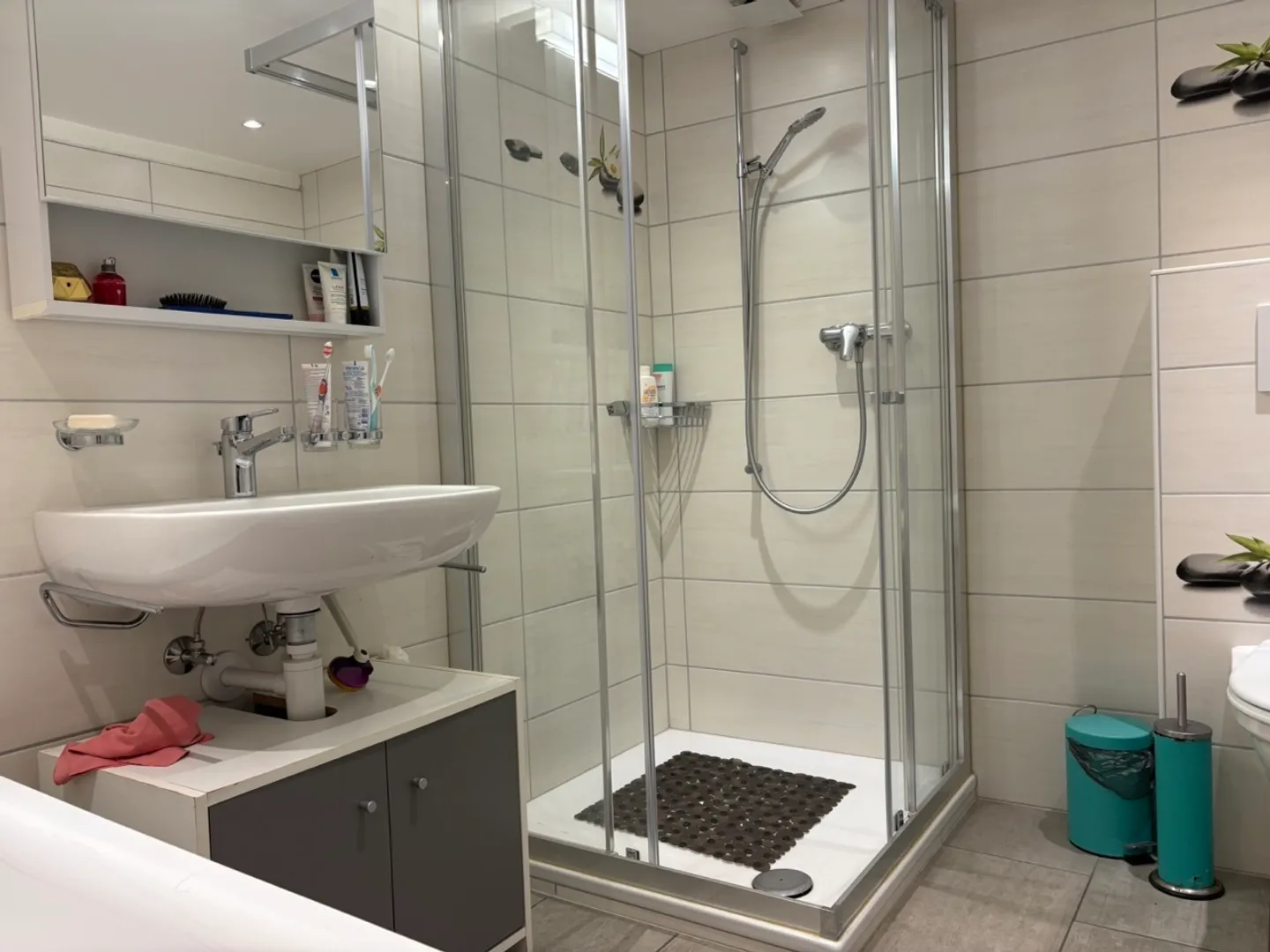 Schönes Dorfhaus mit zwei Wohnungen zu verkaufen - Foto 8 von 9