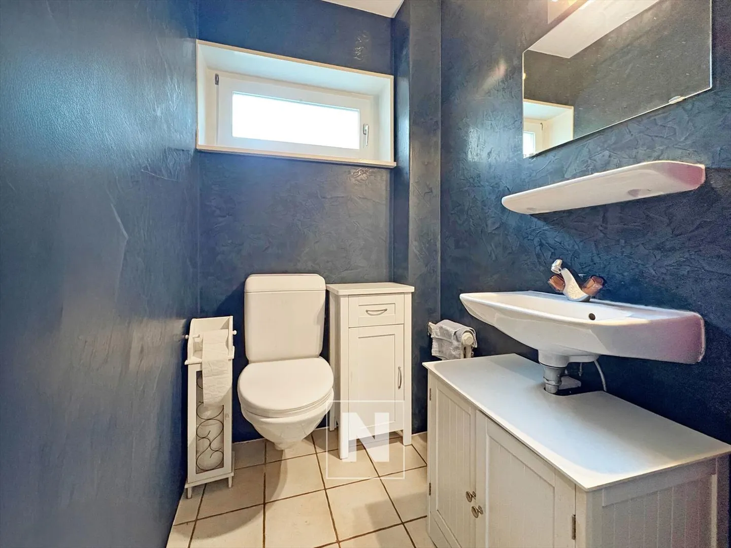 Beautiful spacious and bright house! - Photo 8 of 13