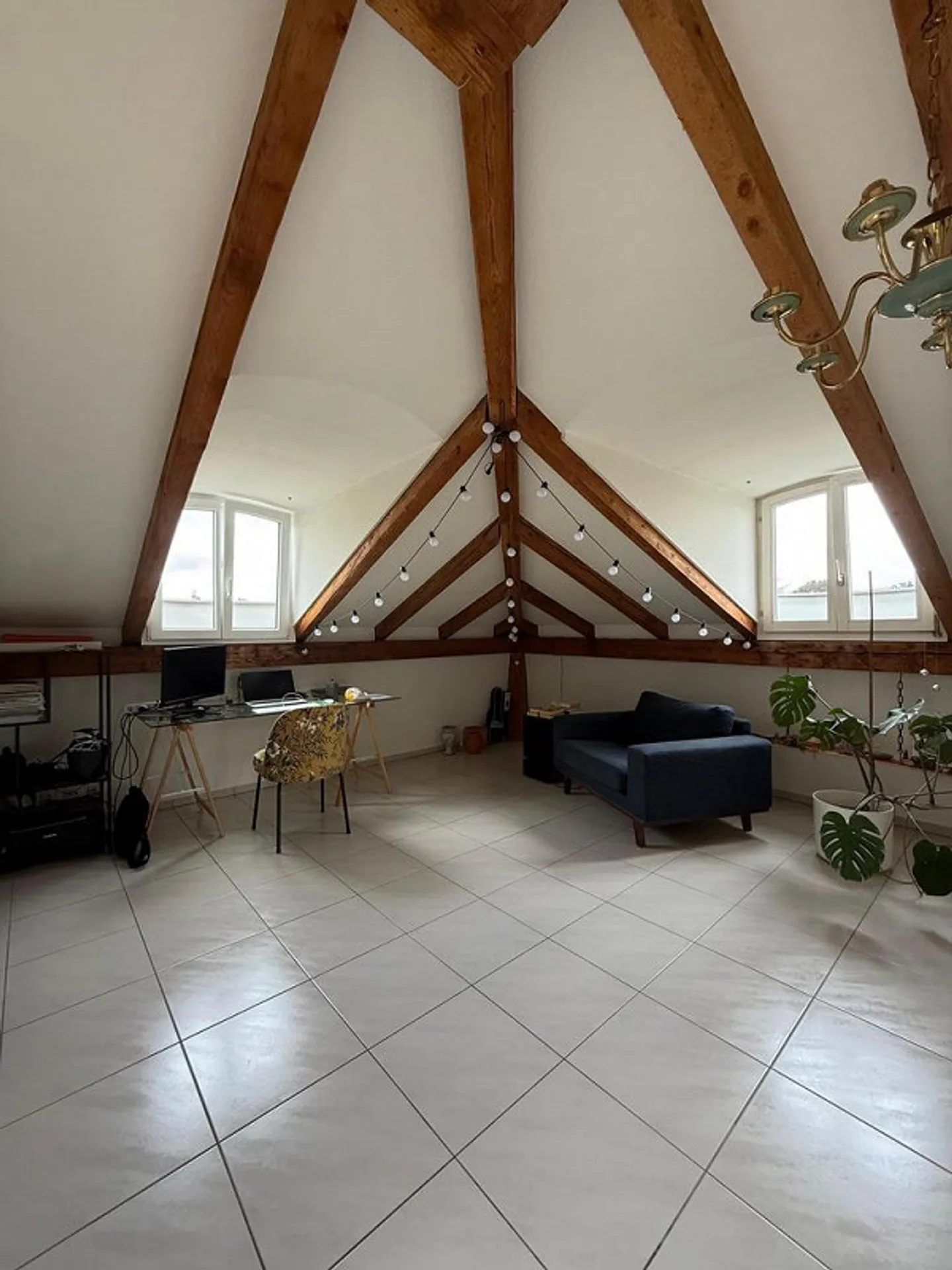 Appartamento attico con 2 camere da letto e terrazza con vista su Berna - Foto 4 di 11