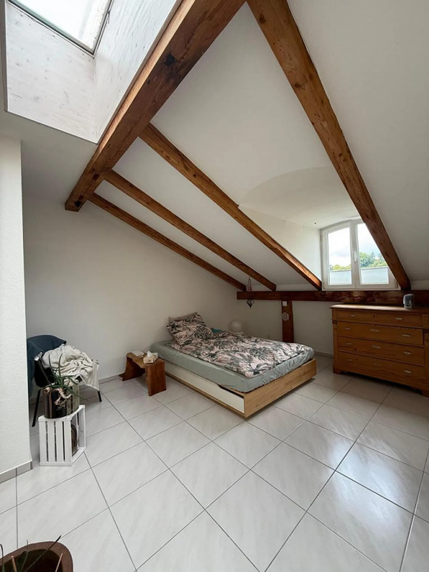 Appartamento attico con 2 camere da letto e terrazza con vista su Berna - Foto 5 di 11
