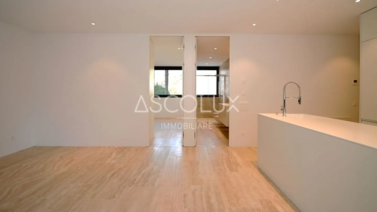 Modern 2.5-room apartment in residence with heated outdoor pool and sauna - Photo 6 of 13