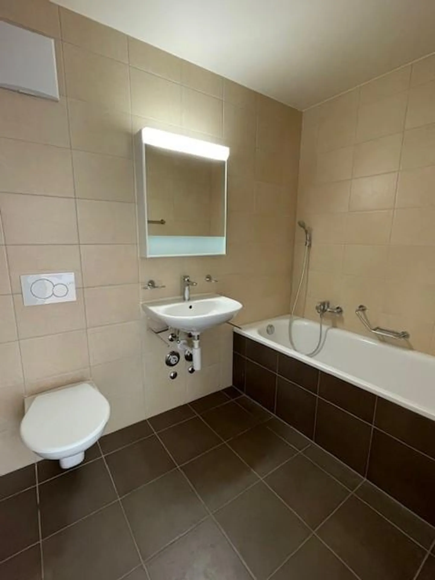 Spacious 3.5-room apartment with terrace - Photo 6 of 7