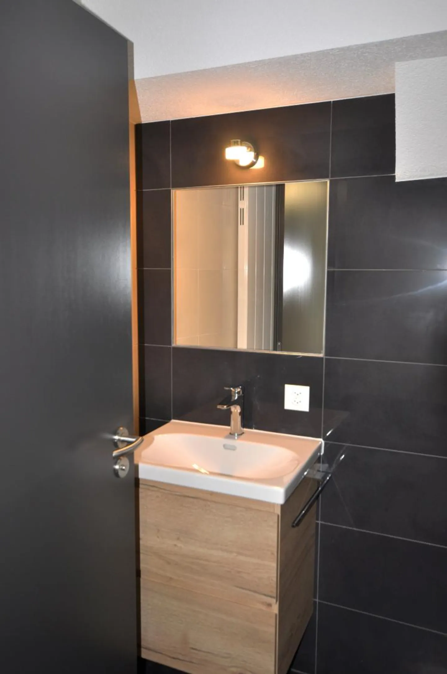 Sehr schöner neuer Gewerberaum von 63 m2 in Porrentruy - Foto 12 von 13