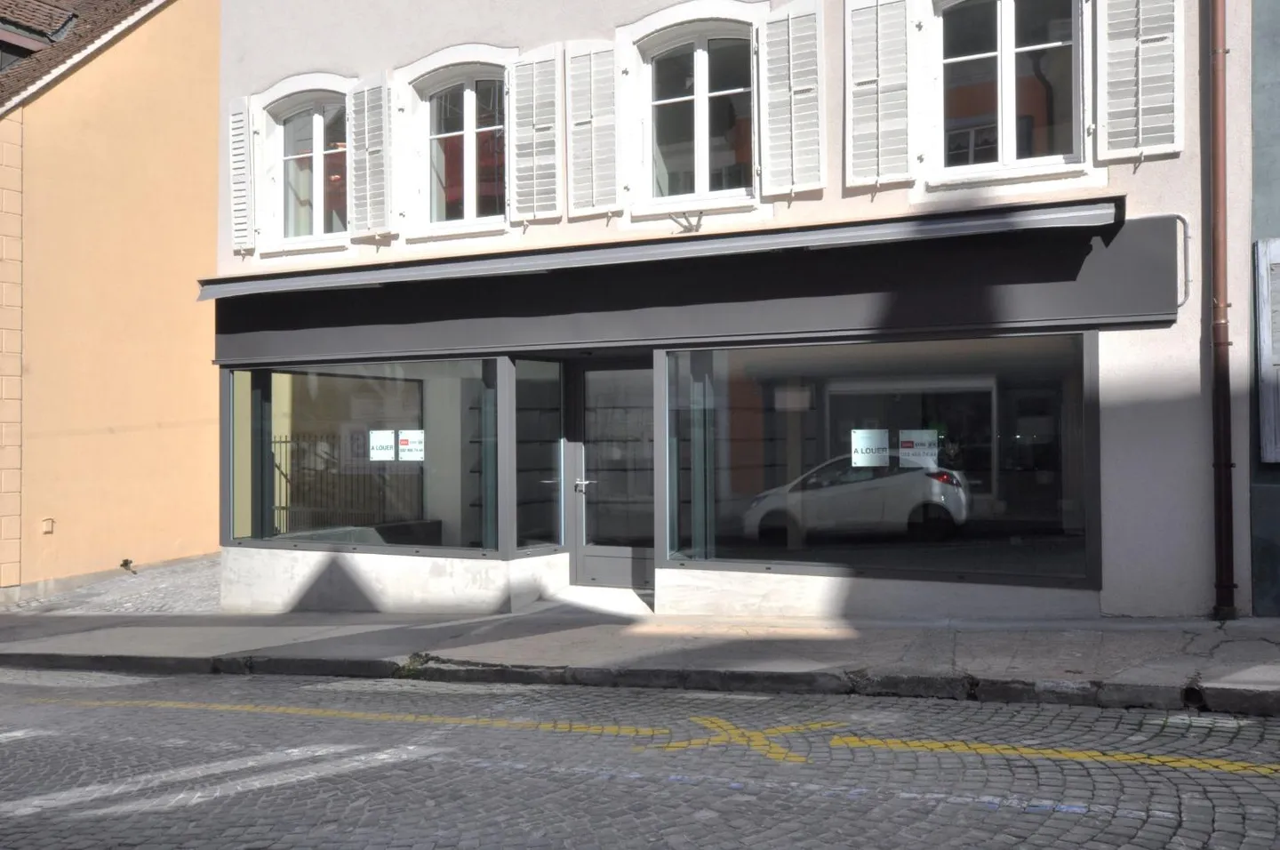 Sehr schöner neuer Gewerberaum von 63 m2 in Porrentruy - Foto 1 von 13