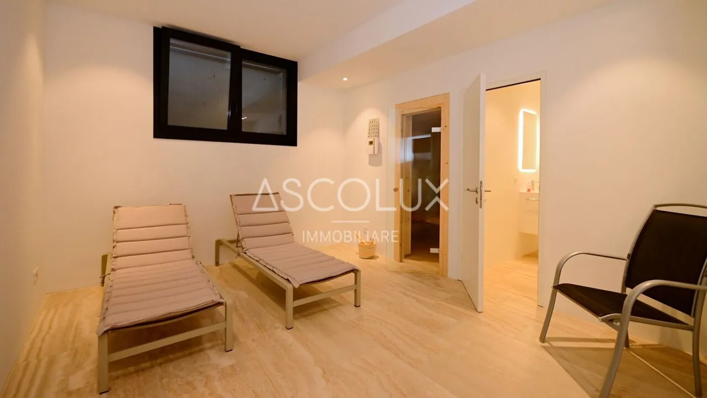 Modern 2.5-room apartment in residence with heated outdoor pool and sauna - Photo 12 of 13