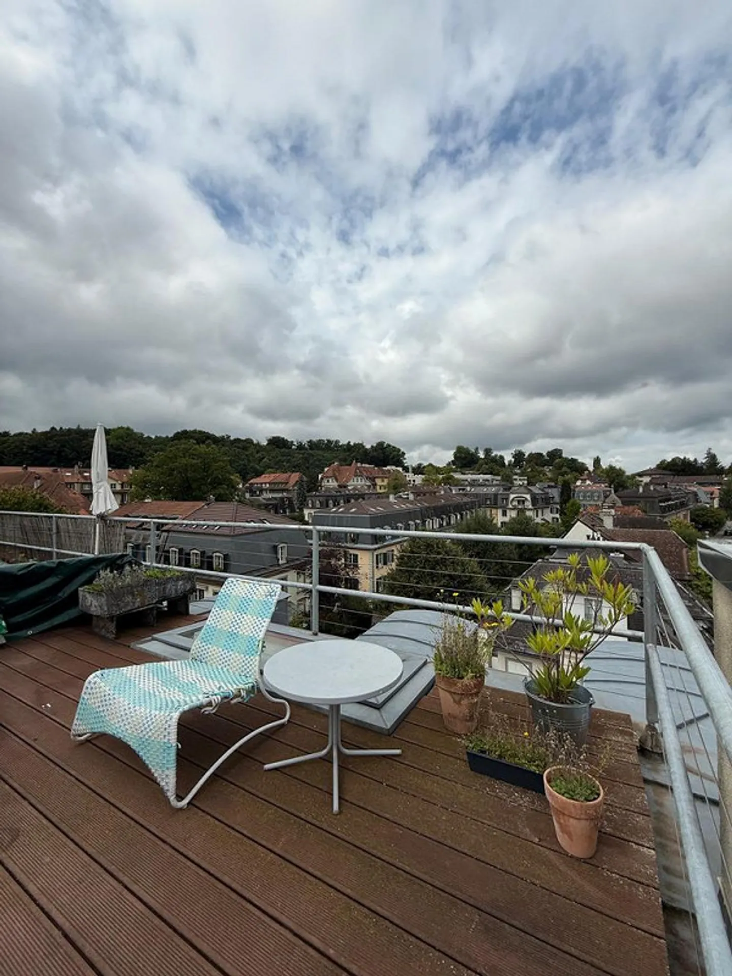 Appartamento attico con 2 camere da letto e terrazza con vista su Berna - Foto 9 di 11